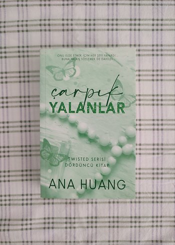 Çarpık Yalanlar - Ana Huang | Martı Yayınları