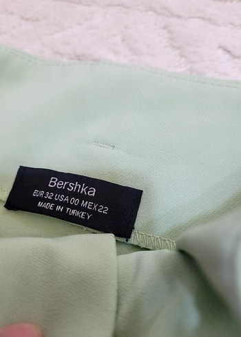 Bershka Yeşil Kadın Kemerli Kumaş Pantolon