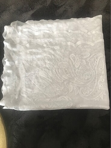 Tül masa örtüsü kare