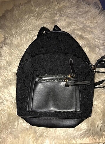 Gucci siyah sırt çantası