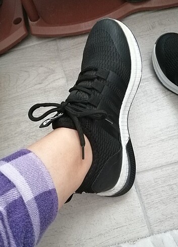 Spor ayakkabı 