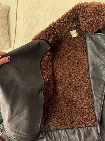 m Beden siyah Renk H&M KÜRKLÜ DERİ CEKET