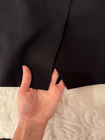 Zara ZARA YIRTMAÇ DETAY ŞORT ETEK YENİ SEZON