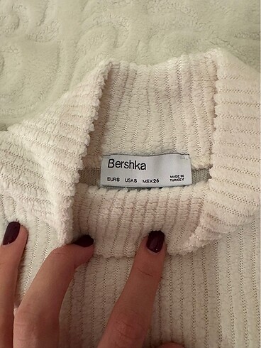 s Beden BERSHKA CROP KADIFE KAZAK