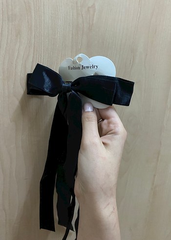 Siyah Parlak Fiyonk Saç Aksesuarı - Görsel 2