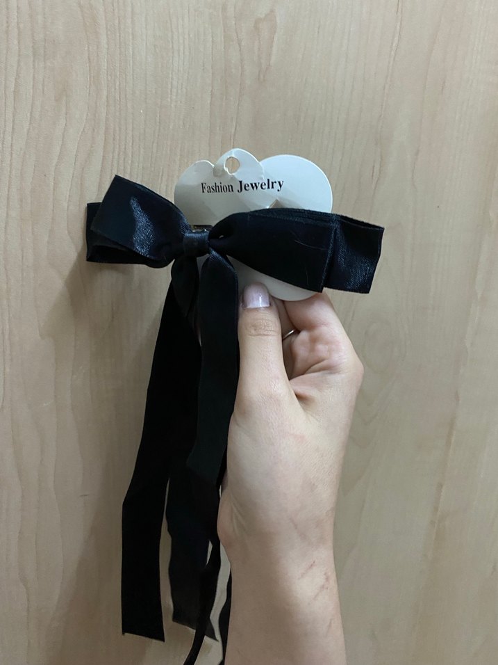 Siyah Parlak Fiyonk Saç Aksesuarı - Görsel 2