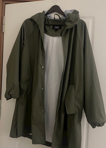 Drapeli Midi Kadın Yağmurluk - Görsel 2