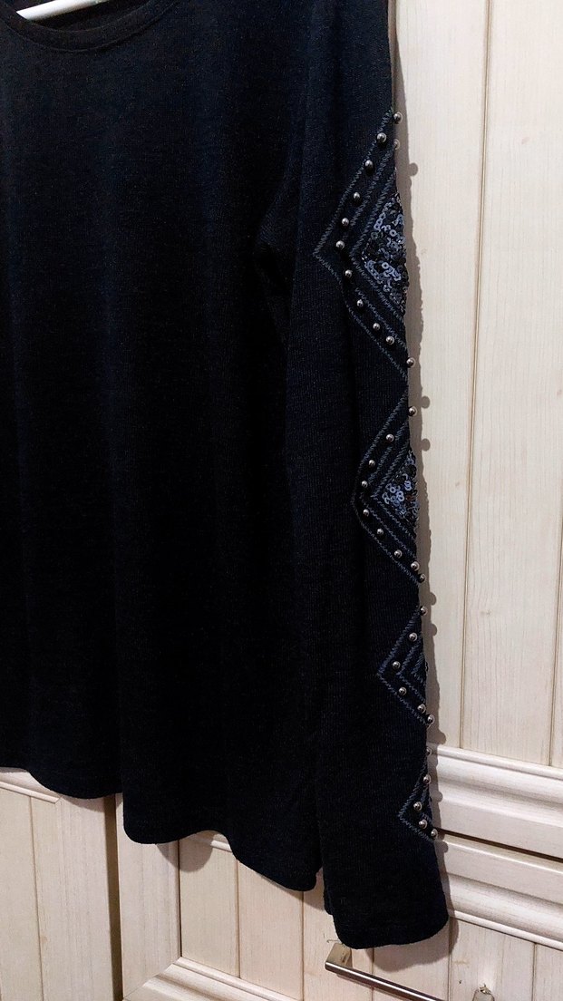 Siyah, kolları payet ve boncuk detaylı Uzun Kollu triko - Görsel 2