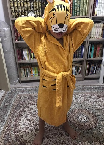 Sarı Leopar Desenli Erkek Çocuk Bornoz
