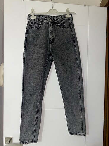 MOM JEANS
