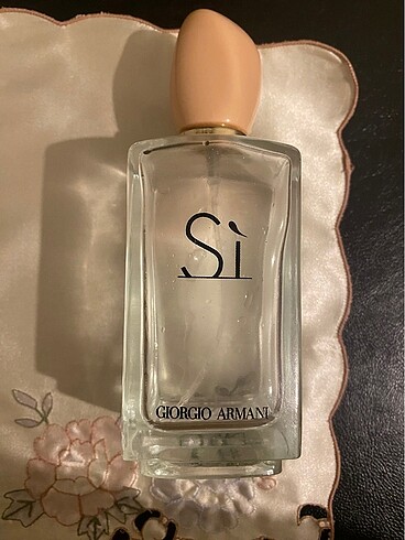 ARMANİ Sİ BOŞ KOLEKSİYON PARFÜM ŞİŞESİ