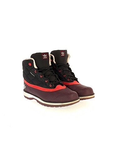 Adidas Adidas Bot %70 İndirimli.