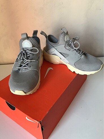 37 Beden Nike Huarache Spor Ayakkabı Unixex