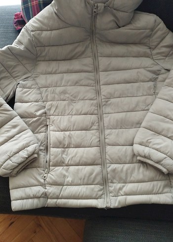 Bej Kapüşonlu Kadın Kışlık Mont - Görsel 2