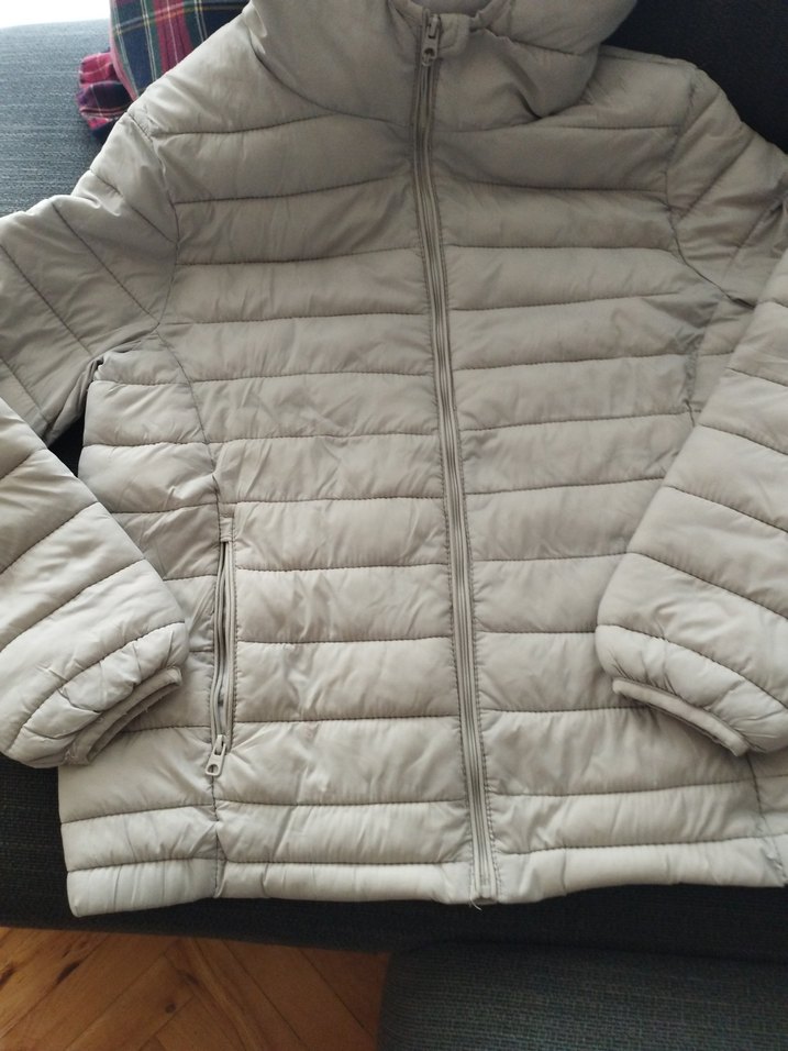 Bej Kapüşonlu Kadın Kışlık Mont - Görsel 2