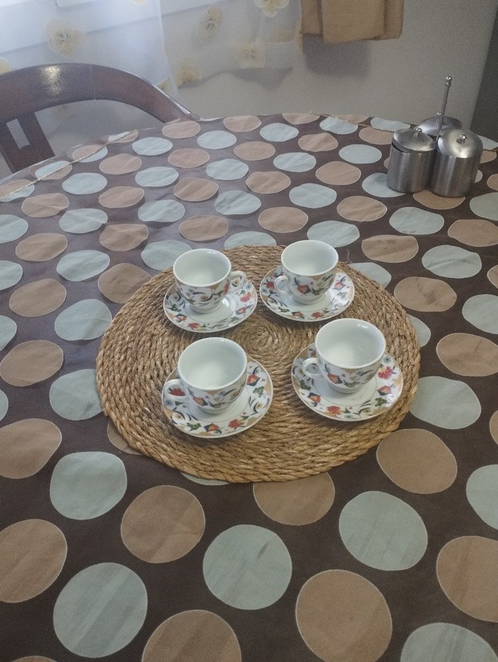 Renkli Çiçek Desenli Beyaz Porselen Fincan - Görsel 3