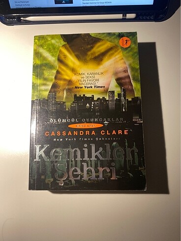 KEMİKLER ŞEHRİ - artemis yayınları