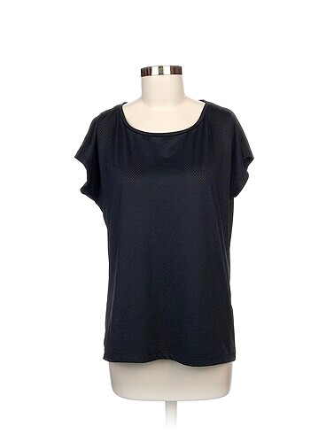 Penti T-shirt %70 İndirimli.