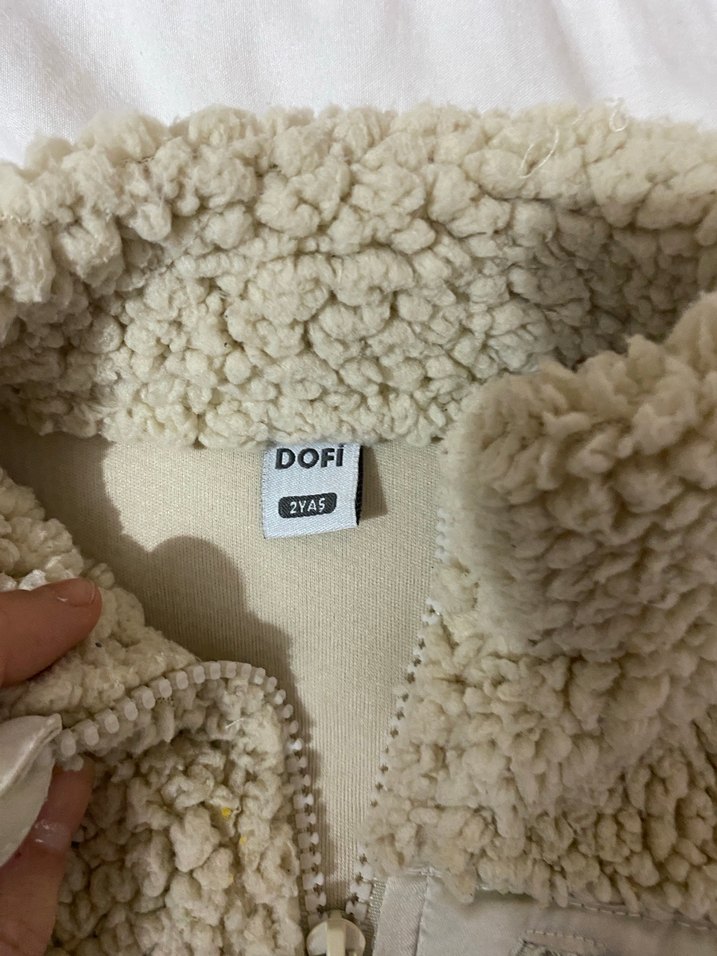 Erkek Çocuk Krem Rengi Kürklü Ceket - Görsel 2