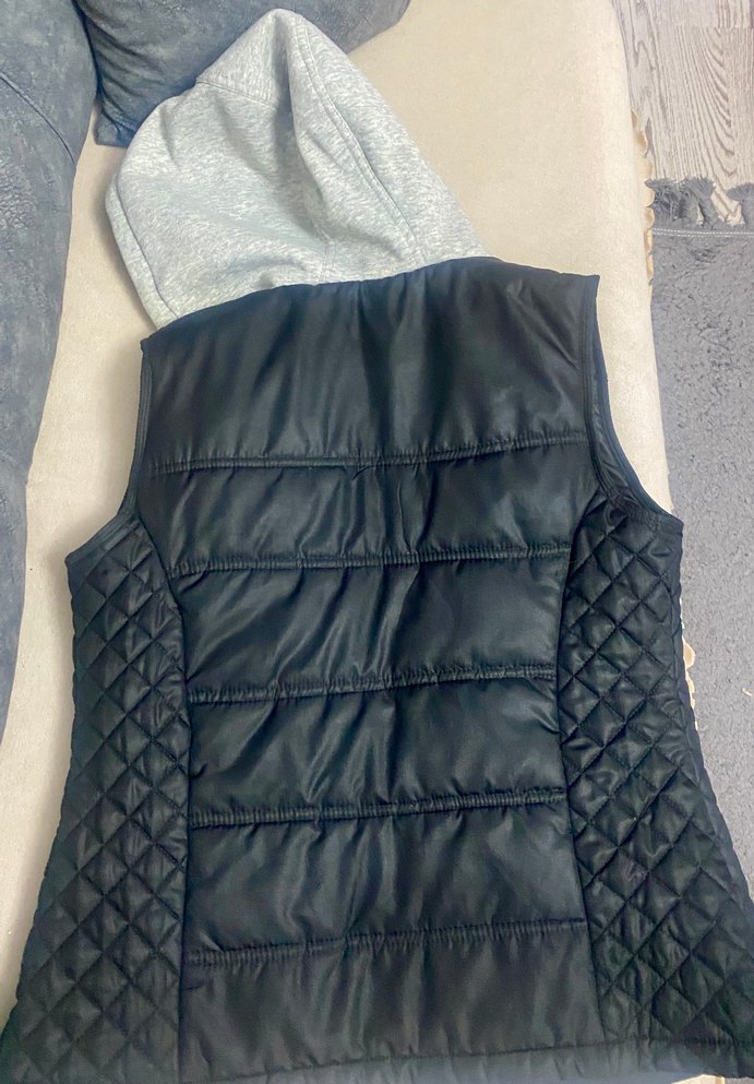 Fermuarlı Kapüşonlu Kadın Siyah Yelek - Görsel 3