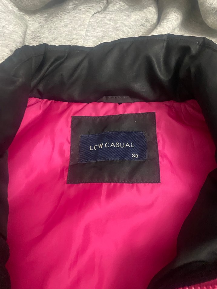 Fermuarlı Kapüşonlu Kadın Siyah Yelek - Görsel 2