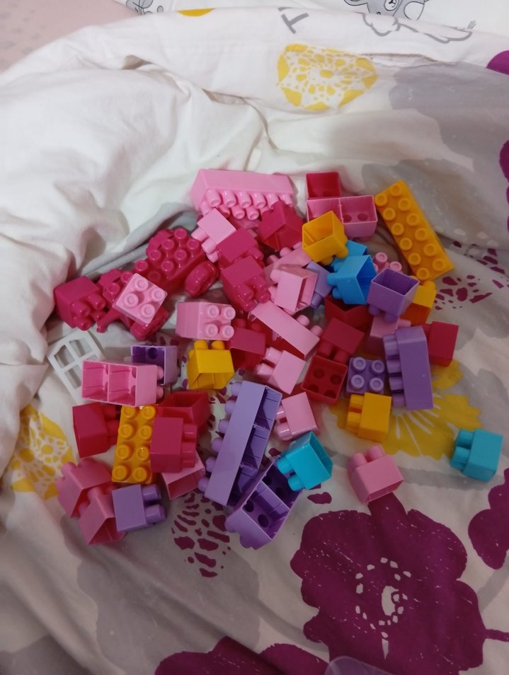 Renkli Pembe Lego Blokları - Görsel 2