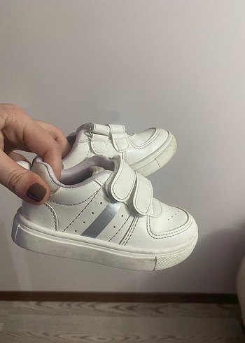 Kız Bebek Beyaz Cırt Cırtlı İlk Adım Ayakkabısı - Görsel 2