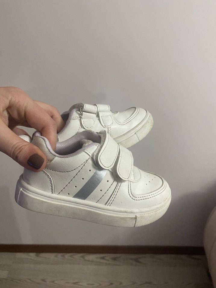 Kız Bebek Beyaz Cırt Cırtlı İlk Adım Ayakkabısı - Görsel 2