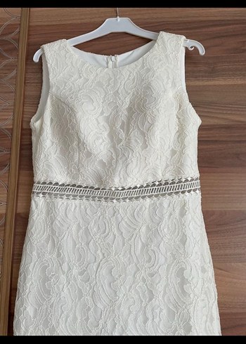 m Beden beyaz Renk Dantel Detaylı Beyaz Uzun Nikah Elbisesi