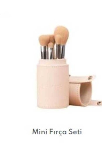 Bej Pastel Makyaj Fırça Seti ve Taşıma Kutusu - Görsel 3