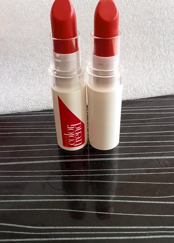 Canlı Kırmızı Ruj İkili Set