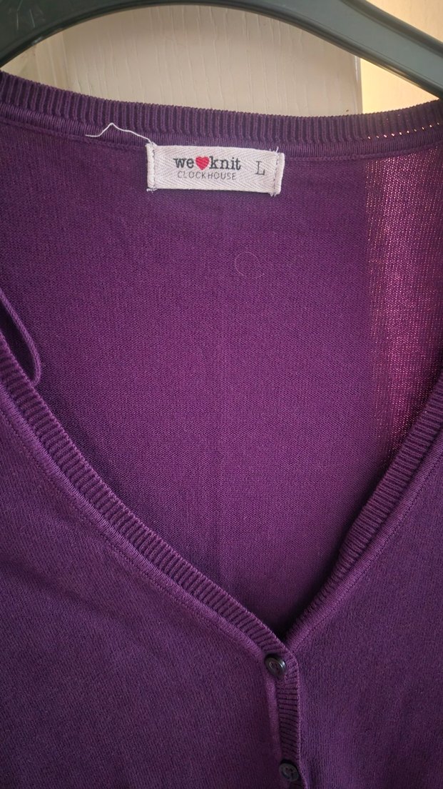 Mor V Yaka Düğmeli İnce Hırka - Görsel 3