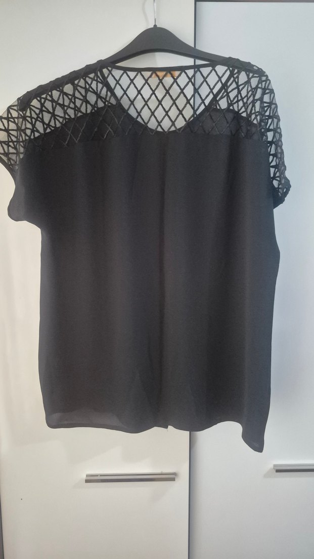 Siyah Dantel Detaylı Kısa Kollu Bluz - Görsel 2