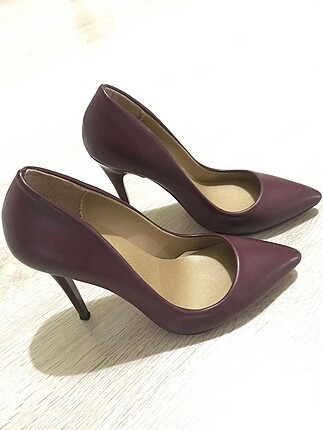 Stiletto topuklu ayakkabı