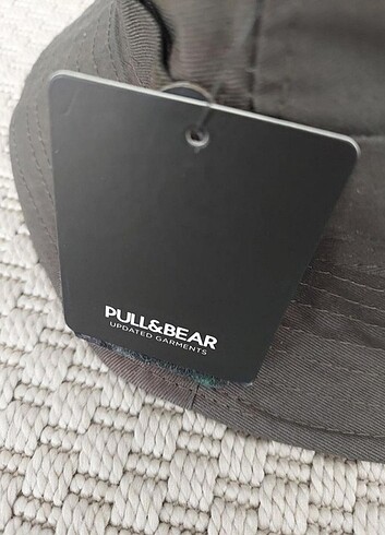  Beden Pull and bear sapka