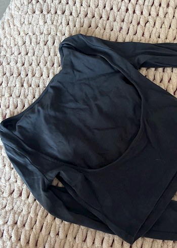 Bershka crop sırtı açık - Görsel 3