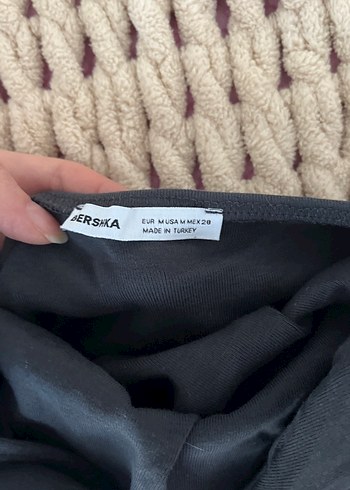 Bershka crop sırtı açık - Görsel 2