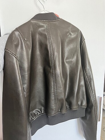 m Beden Pull bear deri ceket