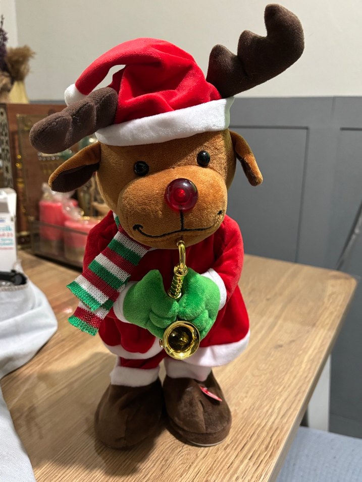 Yılbaşı Noel geyiği- Renkli Geyik Figürü Müzik Çalıp dans ediyor - Görsel 4