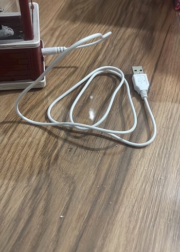 Kırmızı Ev Şeklinde usb ışıklı Dekoratif kar küresi- yılbaşı - Görsel 6