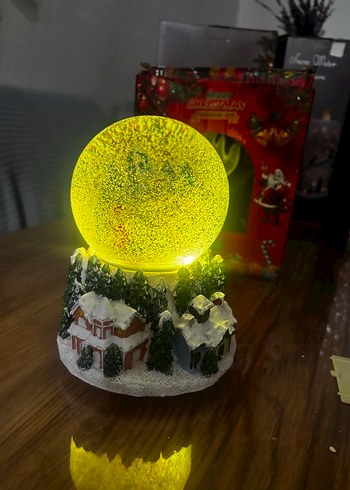 Renkli Kar Temalı Noel Kar Küresi - Görsel 4