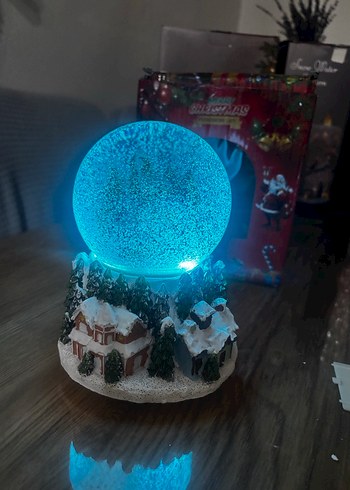 Renkli Kar Temalı Noel Kar Küresi - Görsel 5