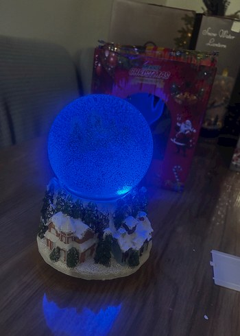 Renkli Kar Temalı Noel Kar Küresi - Görsel 6