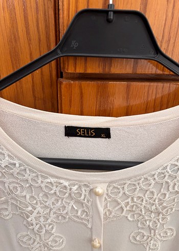 xl Beden Nakışlı Düğmeli Beyaz Kadın Bluz