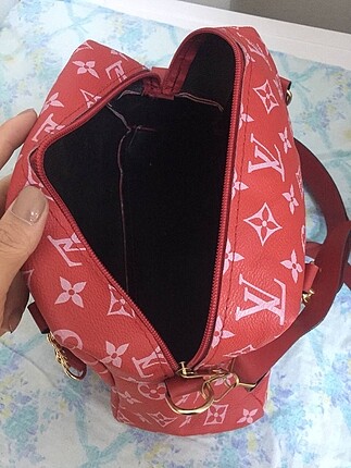  Beden Kırmızı desenli çanta