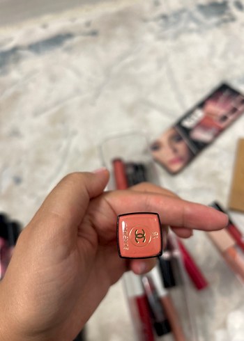Chanel Canli Mercan Lipstick