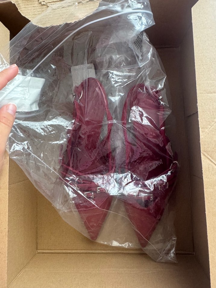 Kırmızı Parlak Deri Tokalı Stiletto - Görsel 3