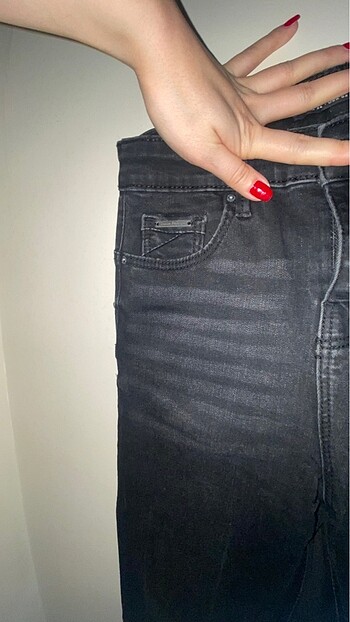 34 Beden siyah Renk 34 beden siyah kot pantolon stradivarius jean