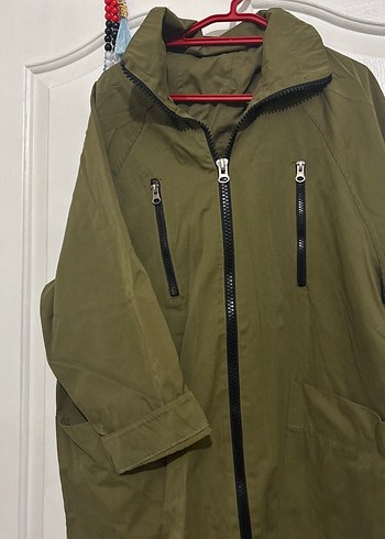 Haki Uzun Kapüşonlu Yağmurluk - Görsel 5