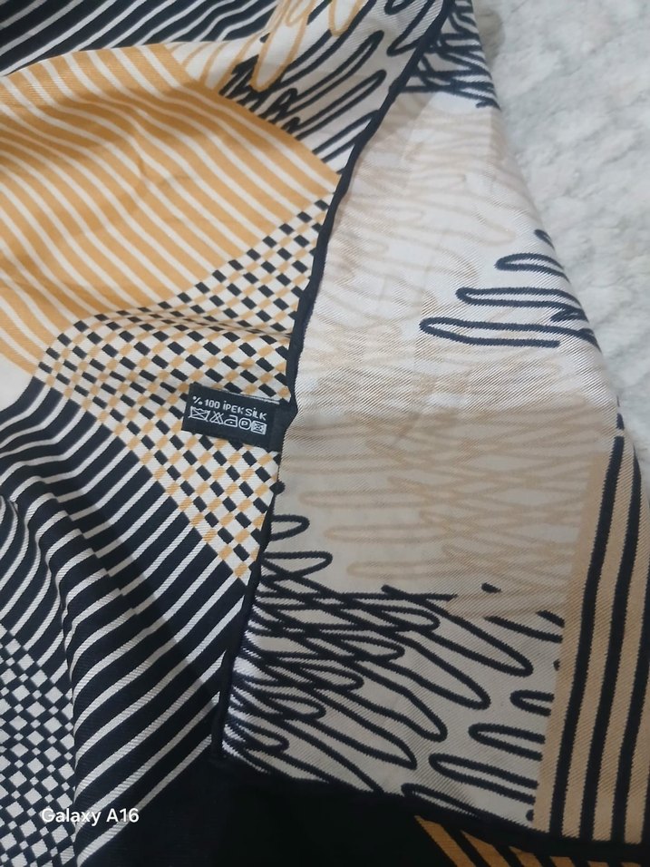 Kadın Çok Renkli Pileli Şal - Görsel 3